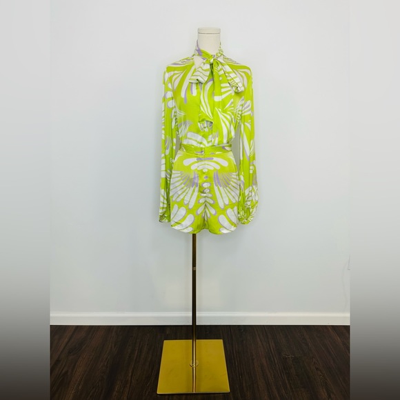 Alexis Devyn Top and Short Set - Picture 2 of 16